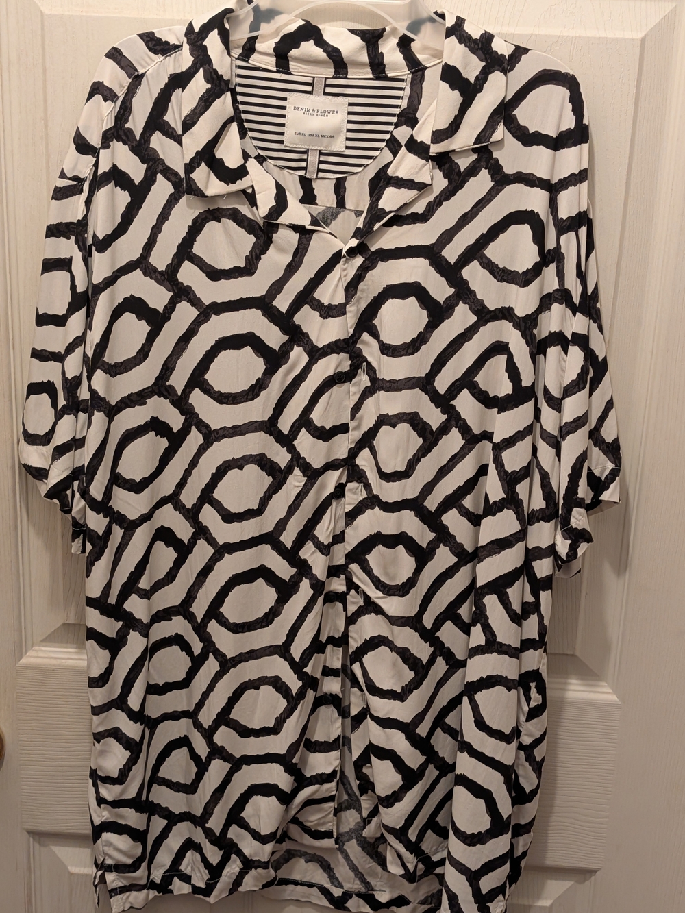 Men's Denim & Flower Black and White Geometric Button-Down Shirt XL